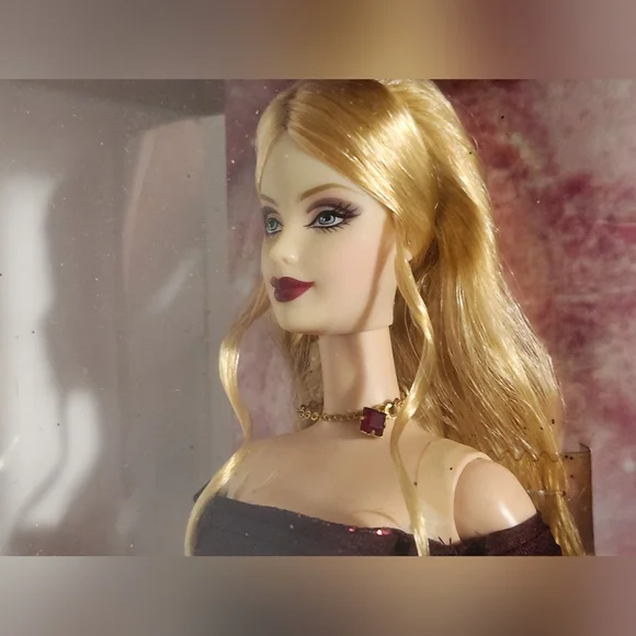 2002 January Garnet Barbie Doll The Birthstone Collection - Picture 3 of 12